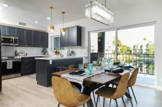 Photo #3: 6781430 Listing