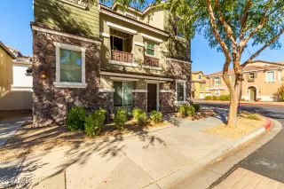 Photo #3: 6781547 Listing