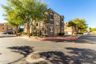 Photo #4: 6781547 Listing