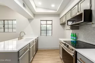 Photo #2: 6781734 Listing 