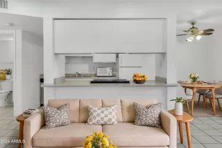 Photo #3: 6782663 Listing