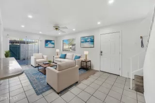 Photo #4: 6782663 Listing