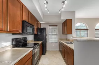 Photo #5: 6783323 Listing