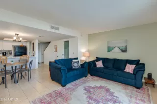 Photo #5: 6783331 Listing