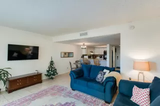 Photo #6: 6783331 Listing