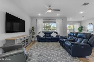 Photo #4: 6783335 Listing