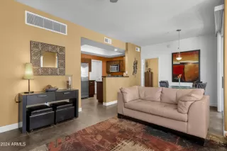 Photo #4: 6783659 Listing