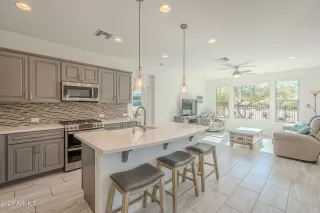 Photo #5: 6783676 Listing 