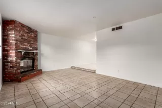 Photo #4: 6783880 Listing