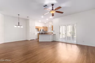 Photo #4: 6784033 Listing