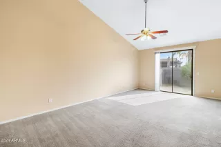 Photo #5: 6784077 Listing