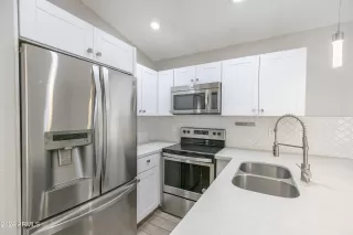 Photo #6: 6784112 Listing 