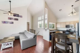 Photo #2: 6784371 Listing 