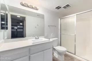 Photo #5: 6784756 Listing