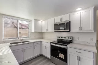 Photo #4: 6784901 Listing 