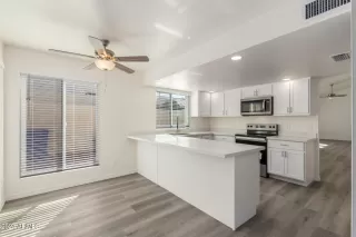 Photo #6: 6784901 Listing 