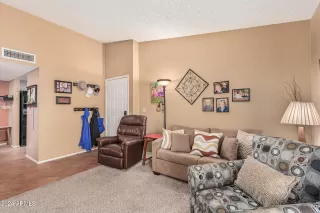 Photo #2: 6785211 Listing 