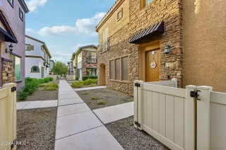 Photo #1: 6785236 Listing 