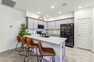 Photo #5: 6785236 Listing 