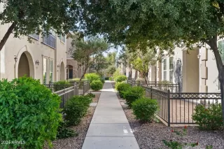 Photo #5: 6785265 Listing