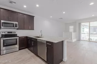 Photo #3: 6785559 Listing