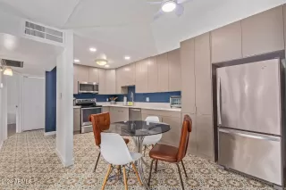 Photo #6: 6786079 Listing