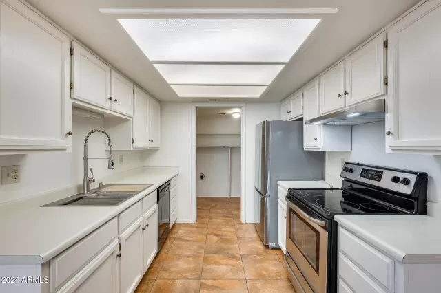 MLS: 6786421 Condo For Sale