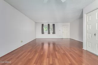 Photo #4: 6786469 Listing