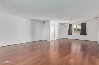 Photo #6: 6786469 Listing