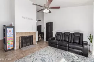 Photo #3: 6786762 Listing