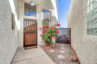 Photo #2: 6786797 Listing