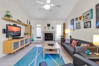 Photo #5: 6786797 Listing