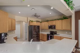 Photo #6: 6786845 Listing