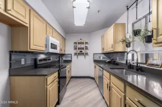 Photo #5: 6786908 Listing 