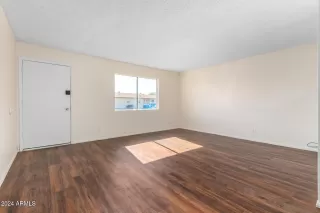 Photo #4: 6787148 Listing