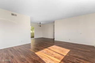 Photo #6: 6787148 Listing