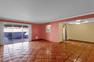 Photo #6: 6787342 Listing