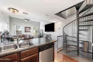 Photo #3: 6788142 Listing 