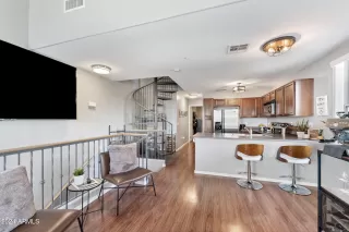 Photo #5: 6788142 Listing 