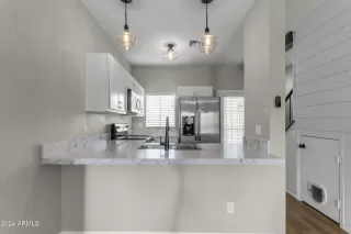 Photo #4: 6788725 Listing