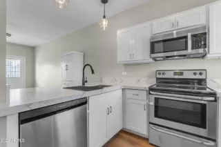 Photo #6: 6788725 Listing