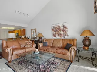 Photo #6: 6788751 Listing