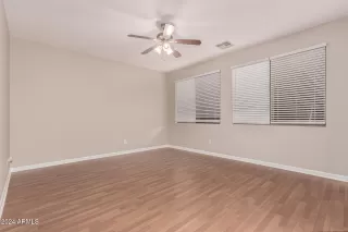 Photo #6: 6788835 Listing