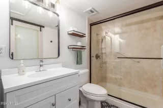 Photo #3: 6788893 Listing