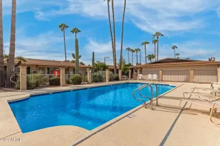 Photo #5: 6788893 Listing