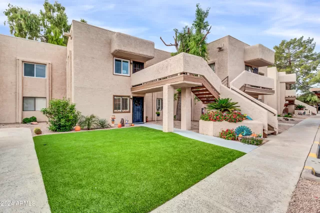 MLS: 6789278 Condo For Sale