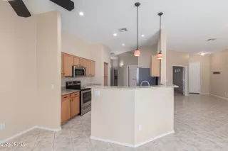 Photo #3: 6789292 Listing 