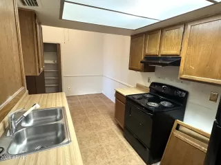 Photo #3: 6789379 Listing