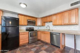 Photo #3: 6789640 Listing