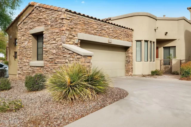 MLS: 6789651 Condo For Sale